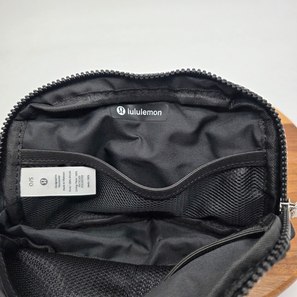 Lululemon Everywhere Belt Bag 1L Black Waist Pack Crossbody LU9AX2S NWT - Picture 6 of 10